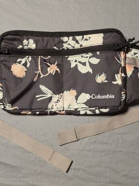 Columbia Women's Black Floral Waist Pack